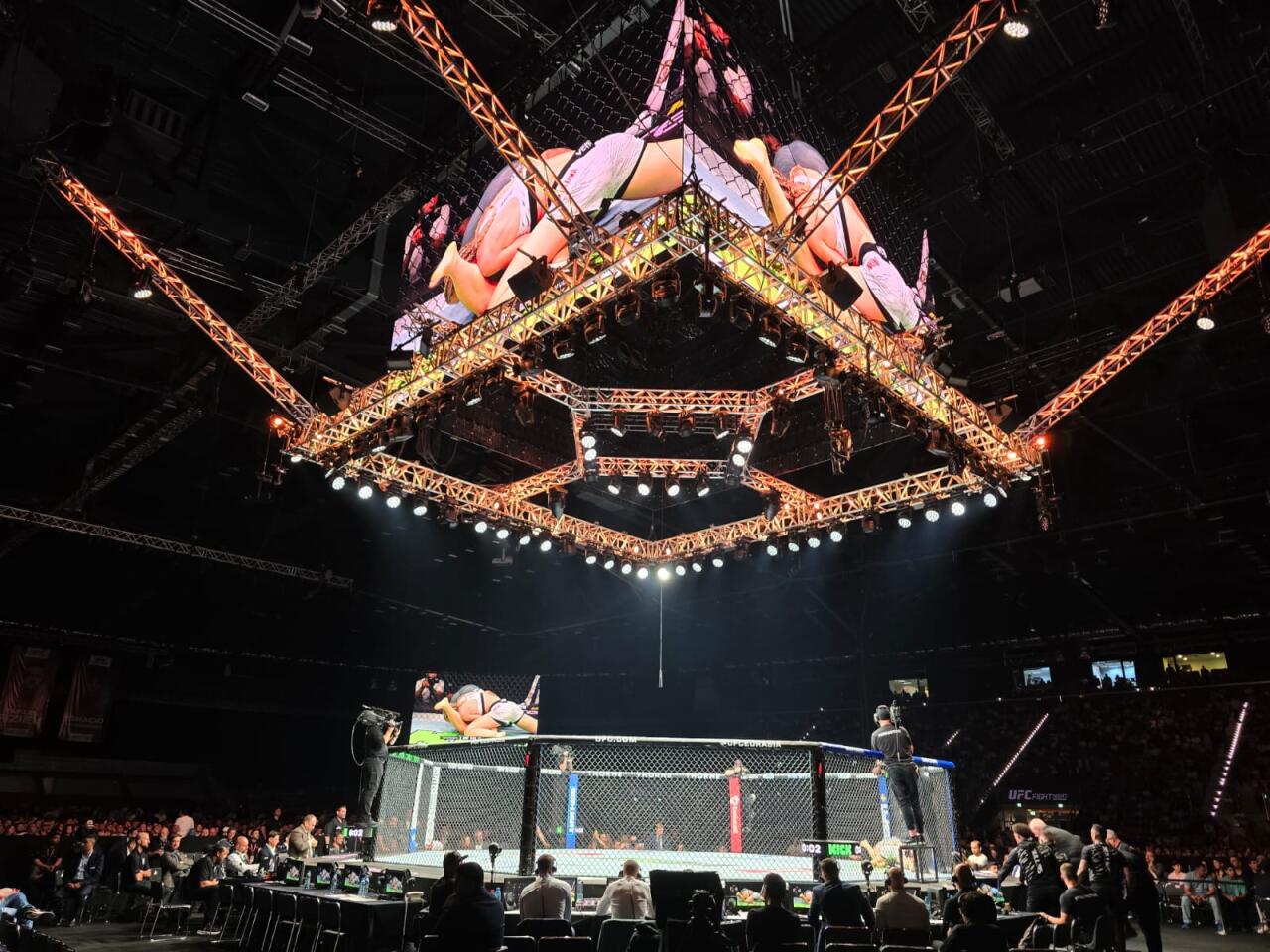В Баку проходит турнир UFC Fight Night