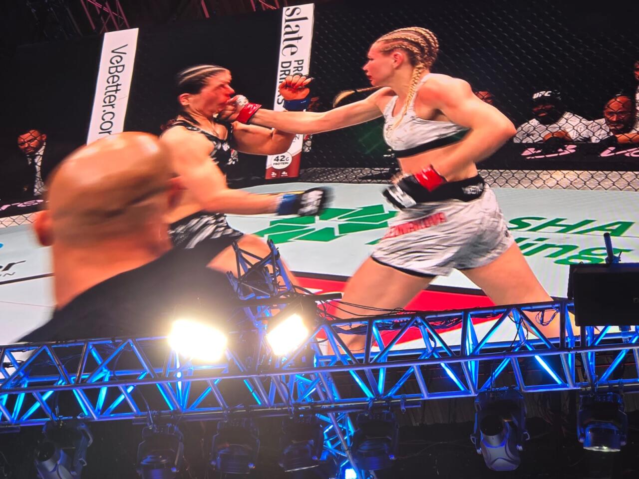 В Баку проходит турнир UFC Fight Night