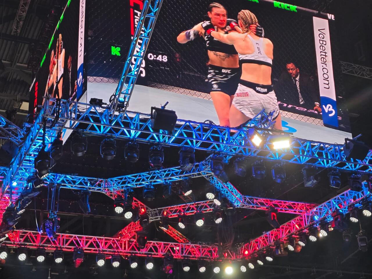 В Баку проходит турнир UFC Fight Night