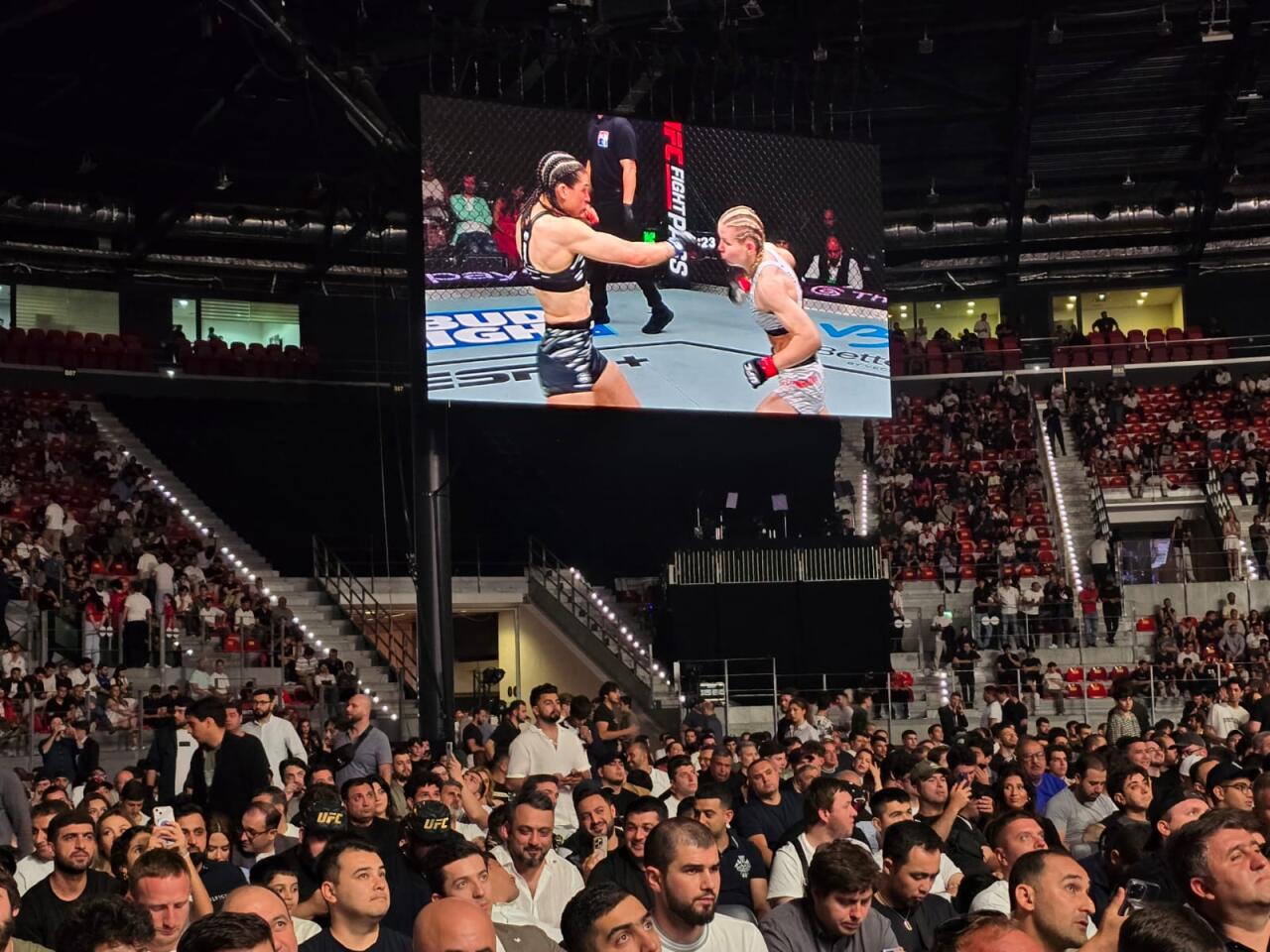 В Баку проходит турнир UFC Fight Night