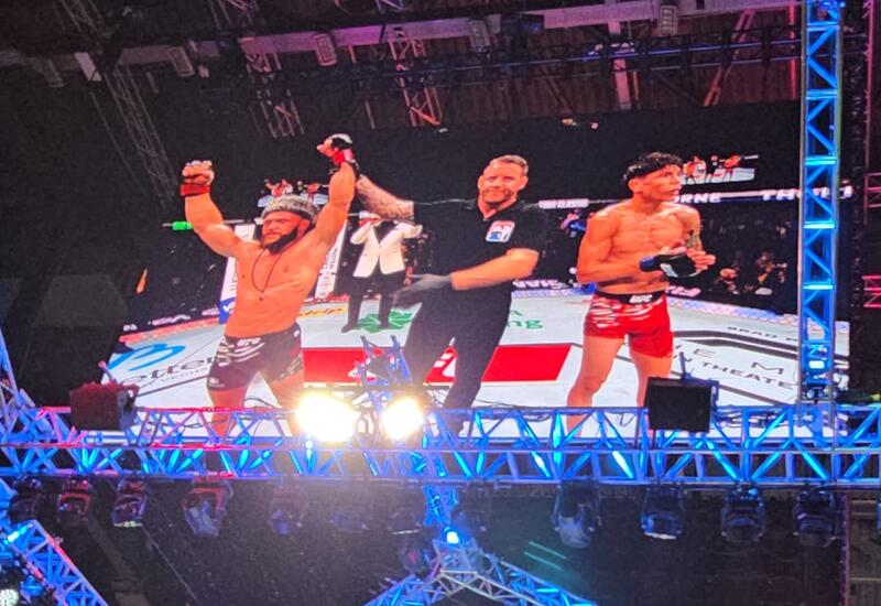 Рафаэль Физиев одержал победу на турнире UFC в Баку