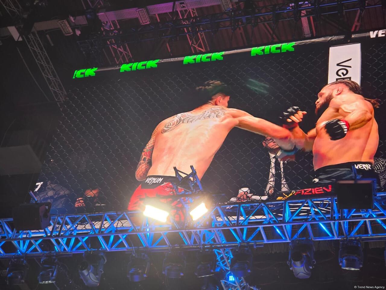 Рафаэль Физиев одержал победу на турнире UFC в Баку