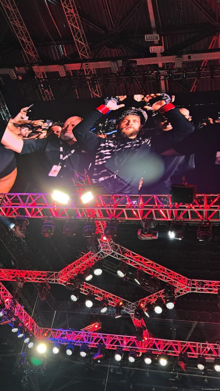Рафаэль Физиев одержал победу на турнире UFC в Баку