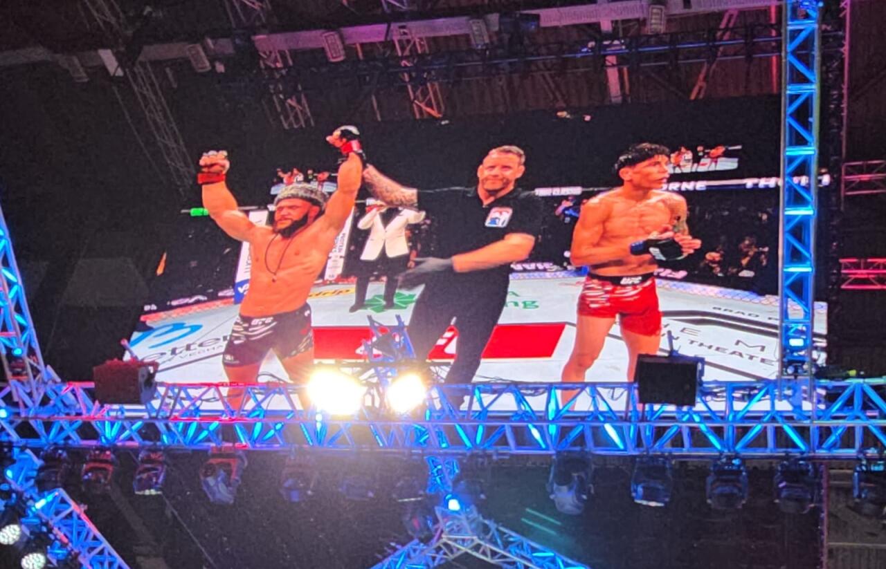 Рафаэль Физиев одержал победу на турнире UFC в Баку