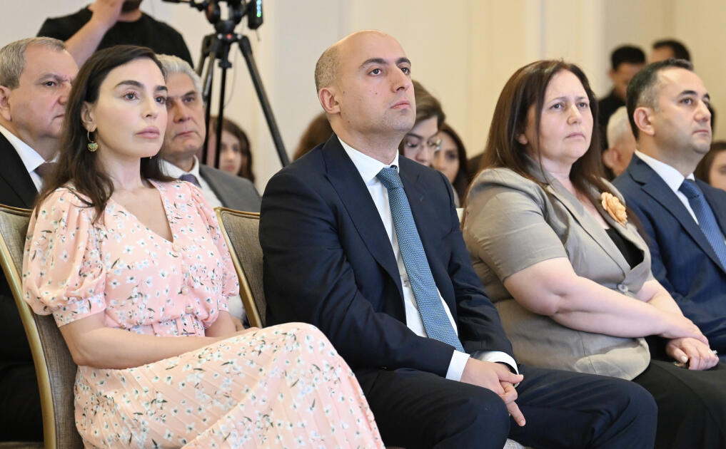 Heydər Əliyev Fondunun vitse-prezidenti Leyla Əliyeva “Gənc qızların təhsilinə dəstək” layihəsi iştirakçılarının məzun günündə iştirak edib