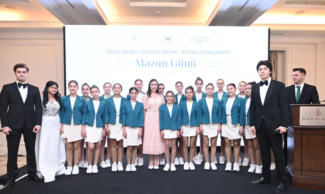 Heydər Əliyev Fondunun vitse-prezidenti Leyla Əliyeva “Gənc qızların təhsilinə dəstək” layihəsi iştirakçılarının məzun günündə iştirak edib