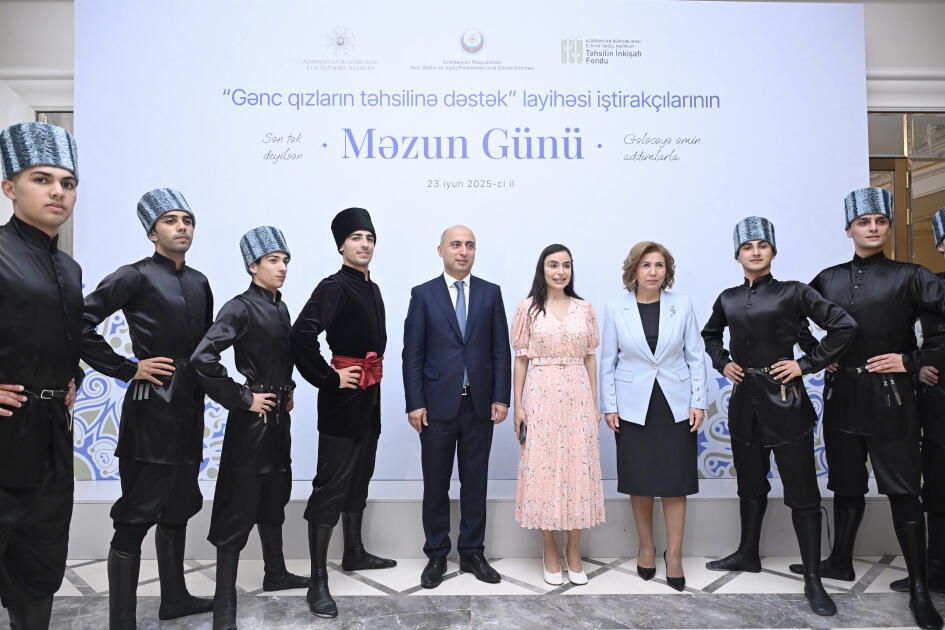 Heydər Əliyev Fondunun vitse-prezidenti Leyla Əliyeva “Gənc qızların təhsilinə dəstək” layihəsi iştirakçılarının məzun günündə iştirak edib