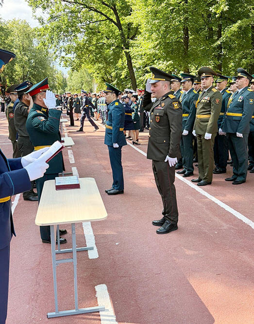 Азербайджанские военные окончили обучение в России и получили дипломы