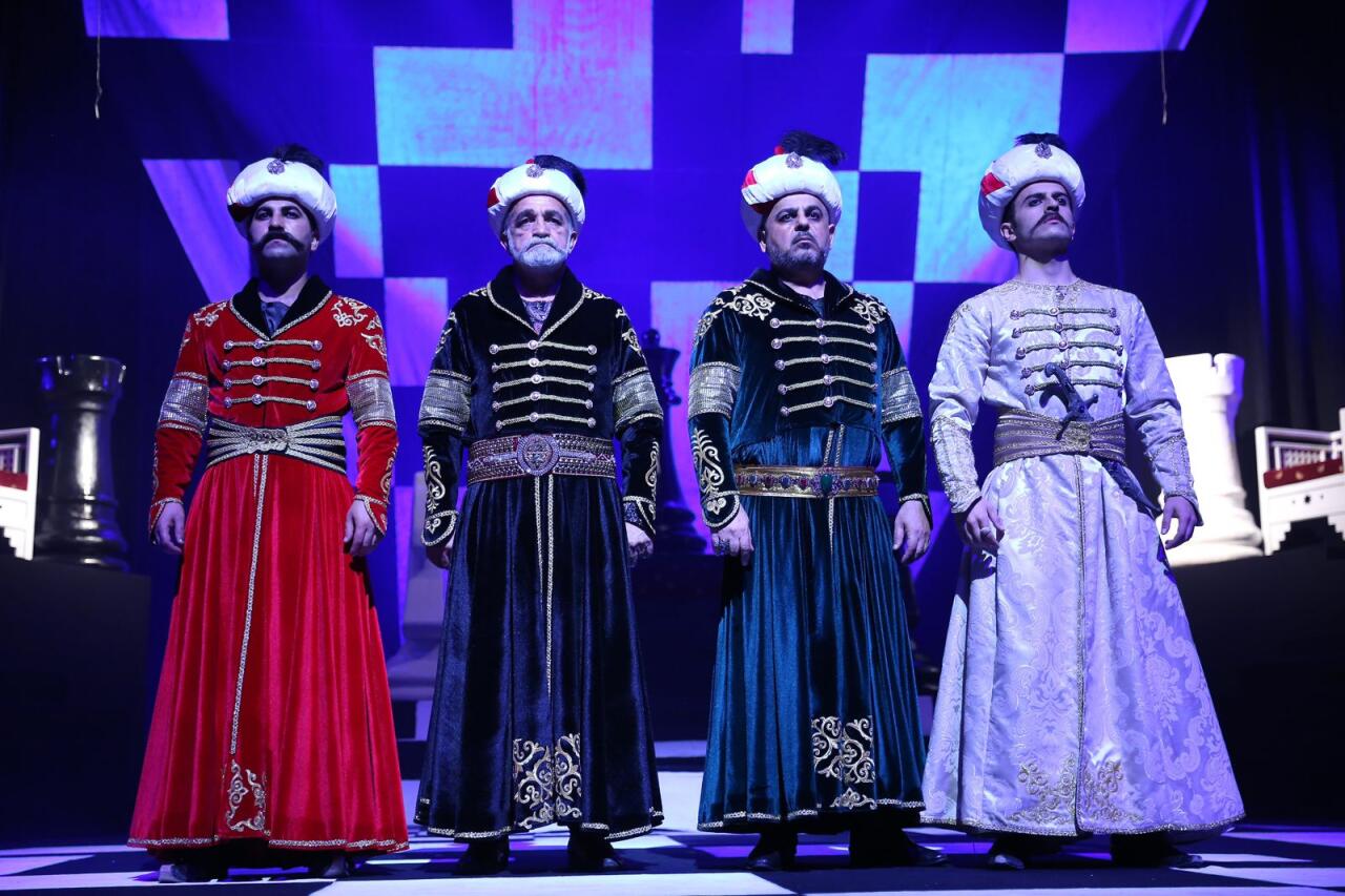 В Баку с успехом прошла двухдневная премьера спектакля "Şah Abbas Namə"