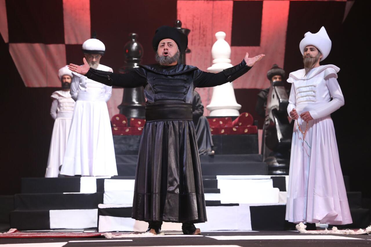 В Баку с успехом прошла двухдневная премьера спектакля "Şah Abbas Namə"