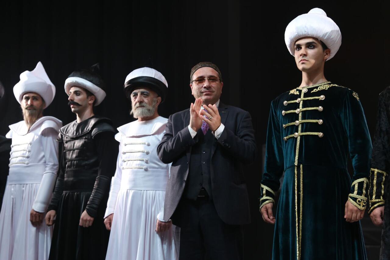 В Баку с успехом прошла двухдневная премьера спектакля "Şah Abbas Namə"