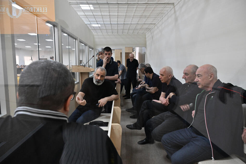 Müharibə dövründə Azərbaycanın cəbhə xəttindən uzaq şəhərlərinin bombalanması əmrinin Ermənistanın siyasi-hərbi rəhbərliyi tərəfindən verilməsi məhkəmədə bir daha təsdiqlənib