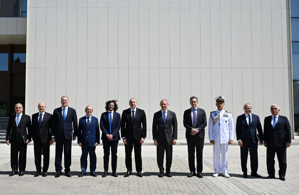 Prezident İlham Əliyev Mingəçevirdə İtaliyanın şirkətlər və “Made in Italy” nazirinin başçılıq etdiyi nümayəndə heyətini qəbul edib