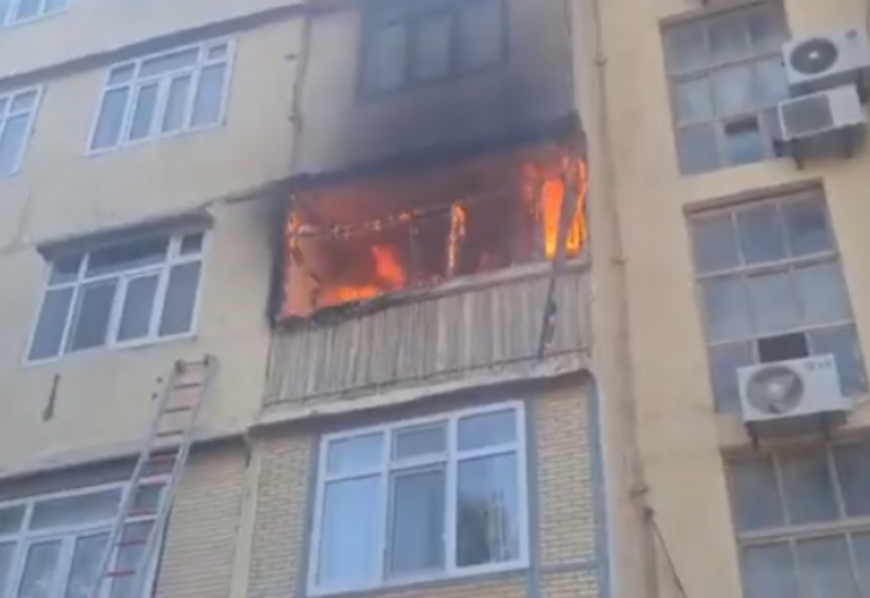 В Сумгайыте вспыхнул пожар в жилом доме