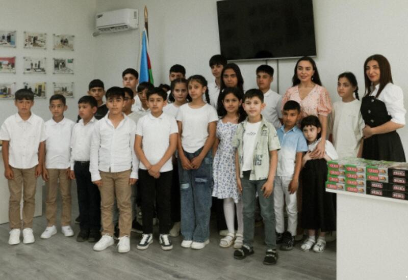 Heydər Əliyev Fondunun vitse-prezidenti Leyla Əliyeva və Bakı Media Mərkəzinin rəhbəri Arzu Əliyeva Xızıda Uşaq-Gənclər İdman-Şahmat Məktəbinin açılışında iştirak ediblər