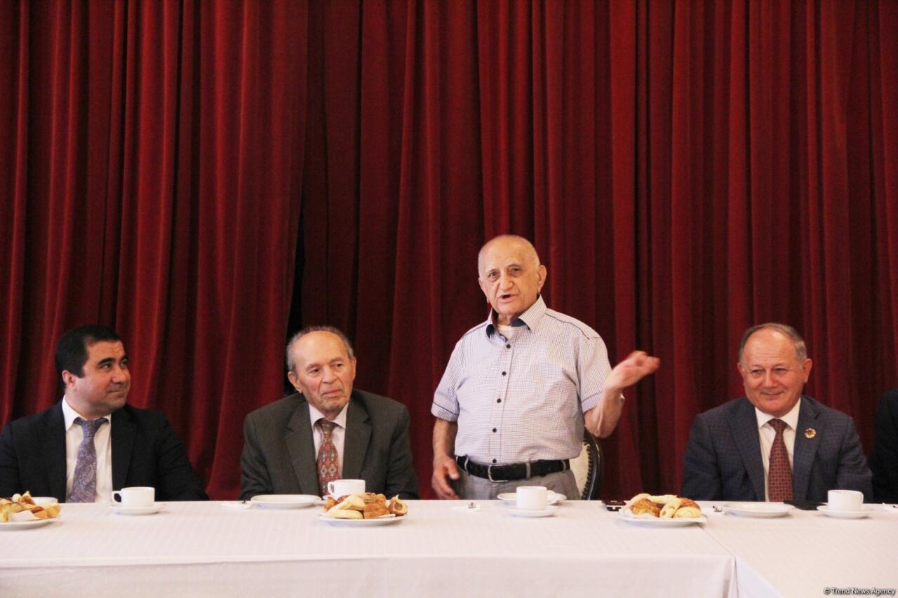 В Баку отметили 80-летие ветерана спецслужб Али Оруджева