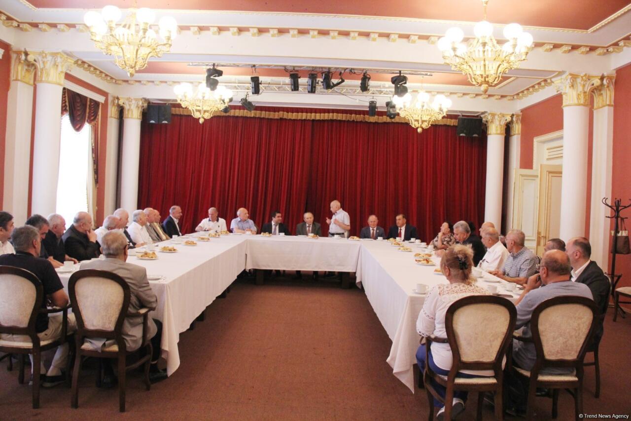 В Баку отметили 80-летие ветерана спецслужб Али Оруджева