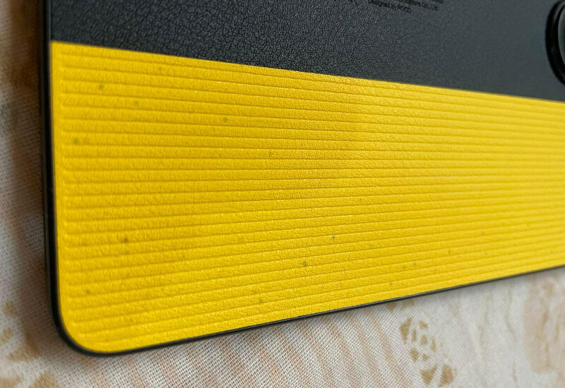 Пользователь пожаловался на плесень в смартфоне Xiaomi