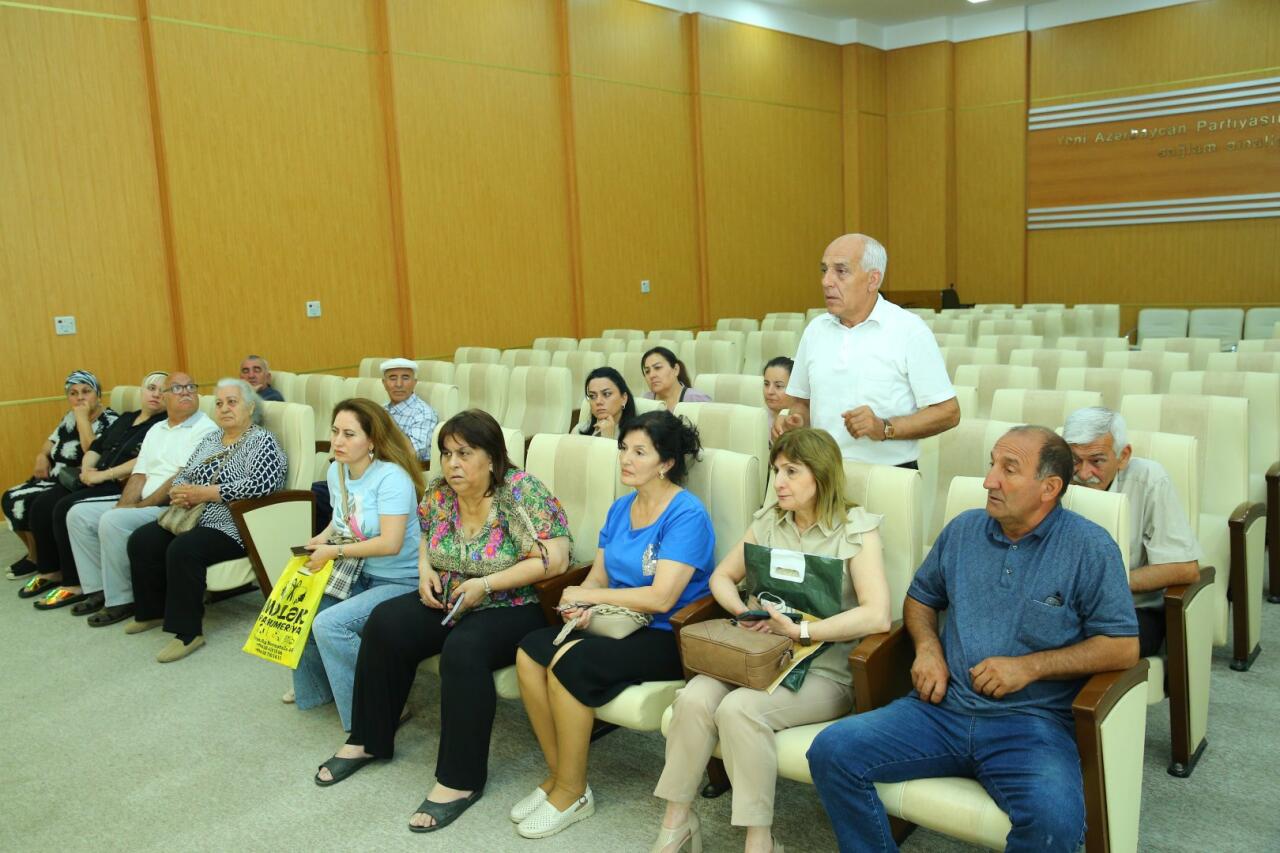 Azərbaycan  Respublikası Milli Məclisinin və Azərbaycan Respublikası Vəkillər Kollegiyasının təşəbbüsü ilə Binəqədi rayonunda aztəminatlı ailələrə hüquqi yardım aksiyası keçirilib