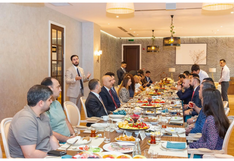 AZAL Azərbaycan Turizm Agentlikləri Assosiasiyasının üzvləri üçün işgüzar səhər yeməyi təşkil edib