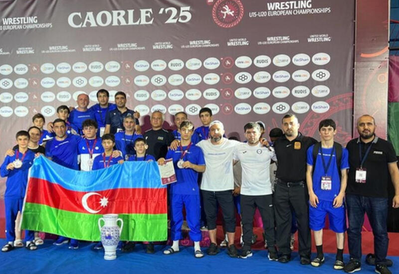 Сборная Азербайджана по борьбе стала победителем чемпионата Европы U-15