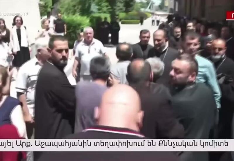 В Армении архиепископ сдался силовикам, а потом попытался сбежать