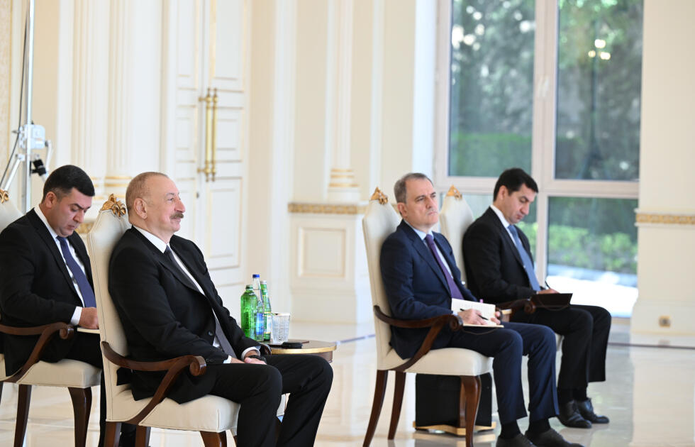 Президент Ильхам Алиев принял верительные грамоты новоназначенного посла Ирана