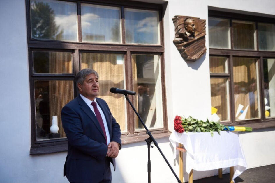 В Харькове открыли мемориальную доску скульптору Сейфаддину Гурбанову
