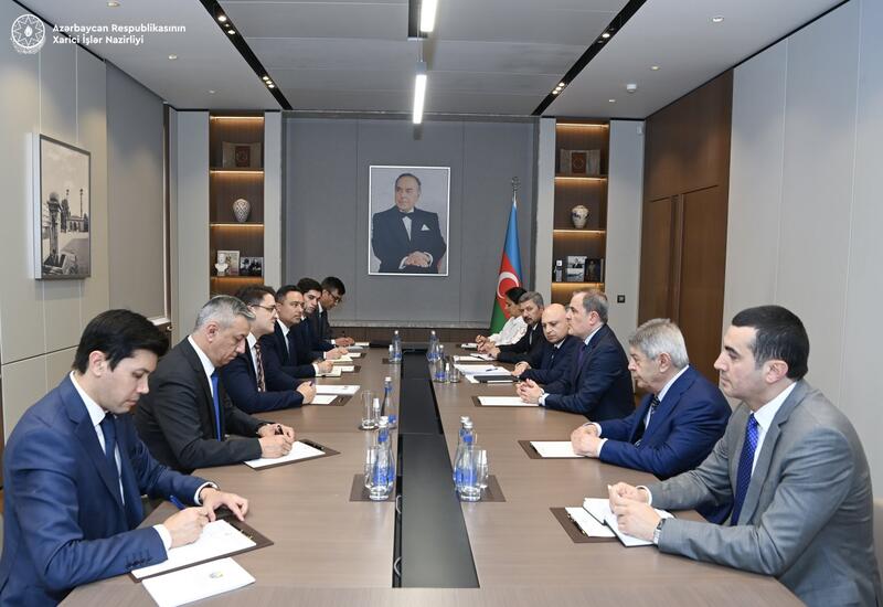 Azərbaycan və Özbəkistan arasında siyasi məsləhətləşmələr keçirilib, birgə layihələr müzakirə olunub