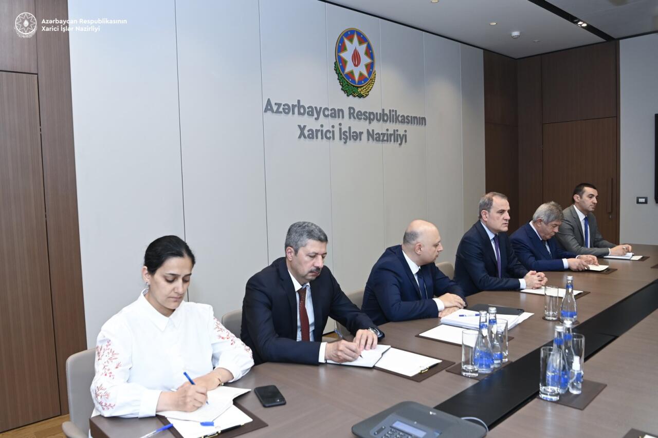Azərbaycan və Özbəkistan arasında siyasi məsləhətləşmələr keçirilib, birgə layihələr müzakirə olunub