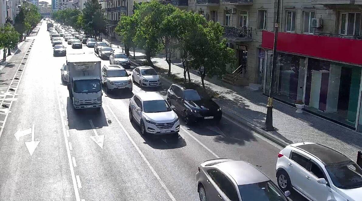 На каких улицах Баку фиксируются заторы?