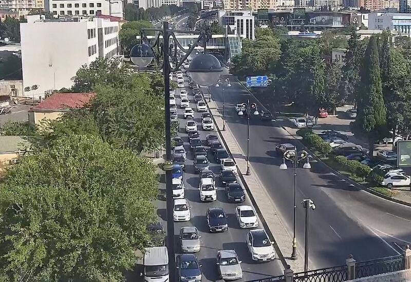 На каких улицах Баку фиксируются заторы?