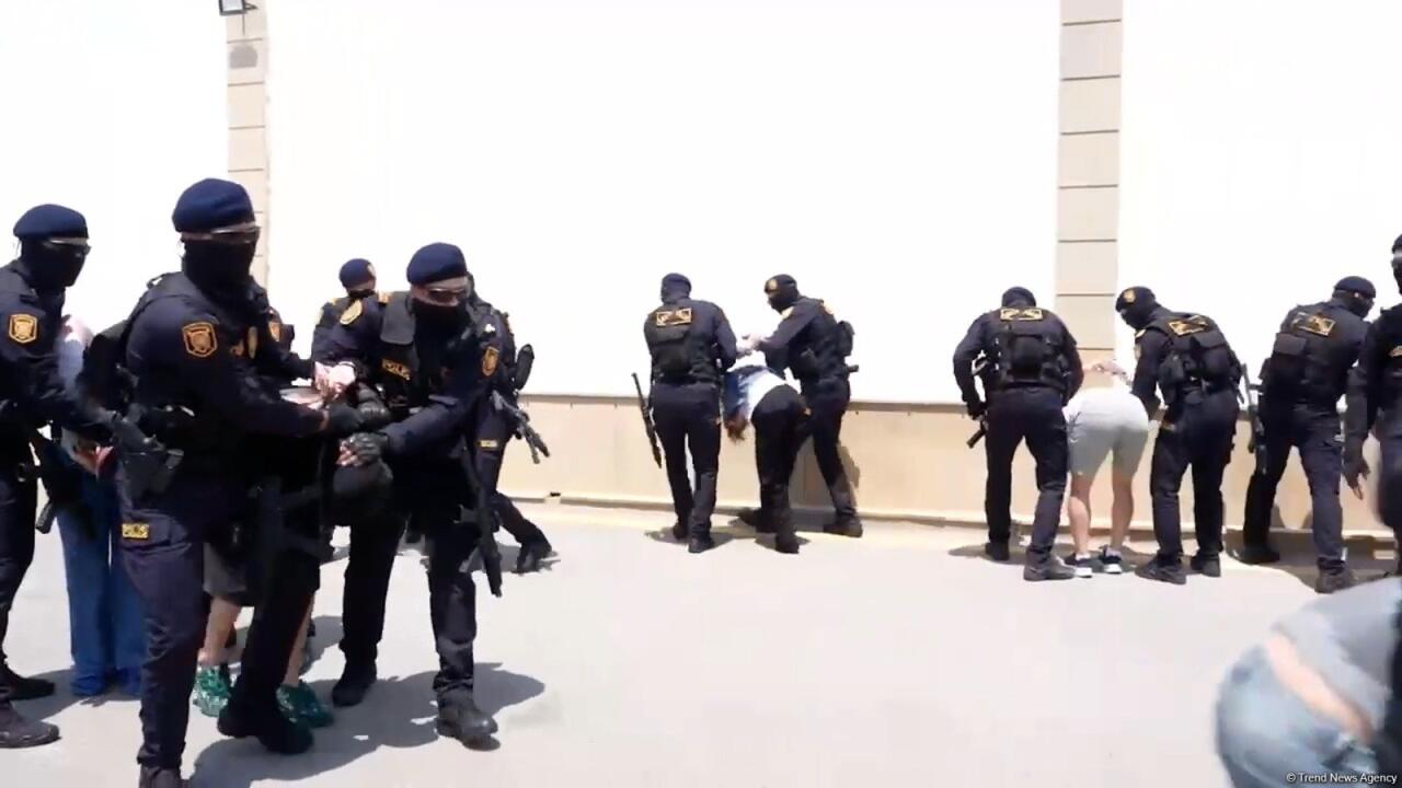 В Баку задержаны две преступные группировки, состоящие из граждан России