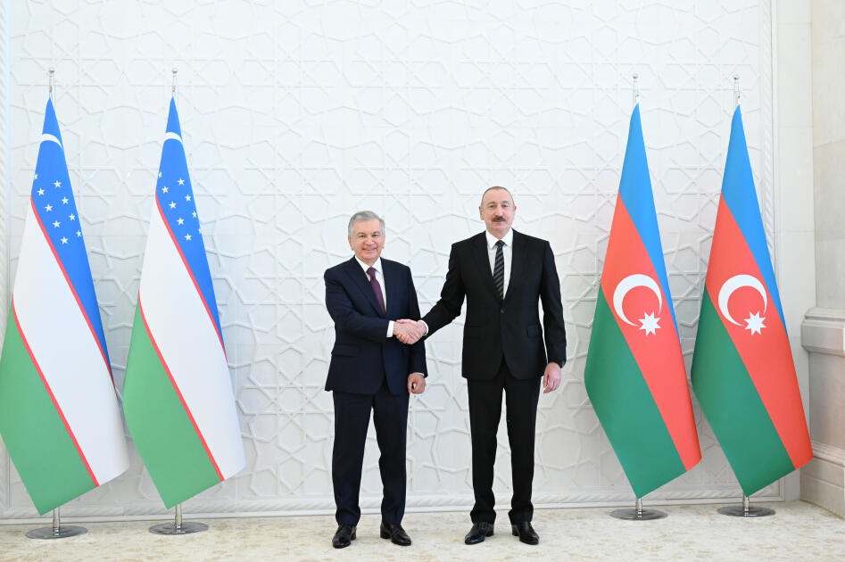 Bakıda Özbəkistan Prezidenti Şavkat Mirziyoyevin rəsmi qarşılanma mərasimi keçirilib