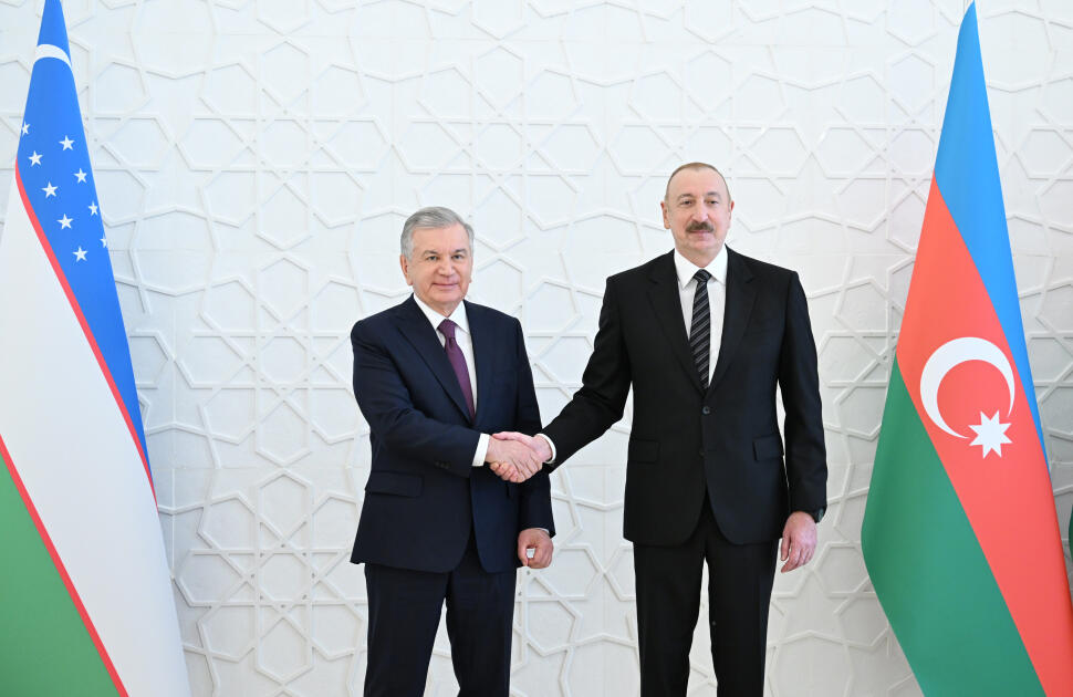 Bakıda Özbəkistan Prezidenti Şavkat Mirziyoyevin rəsmi qarşılanma mərasimi keçirilib