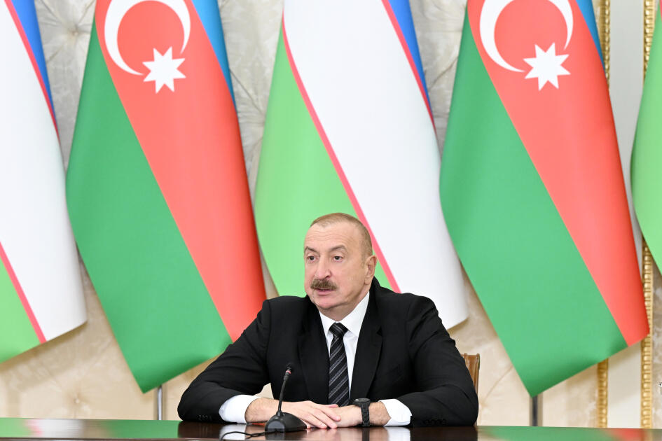 Президент Ильхам Алиев и Президент Шавкат Мирзиёев выступили с заявлениями для прессы