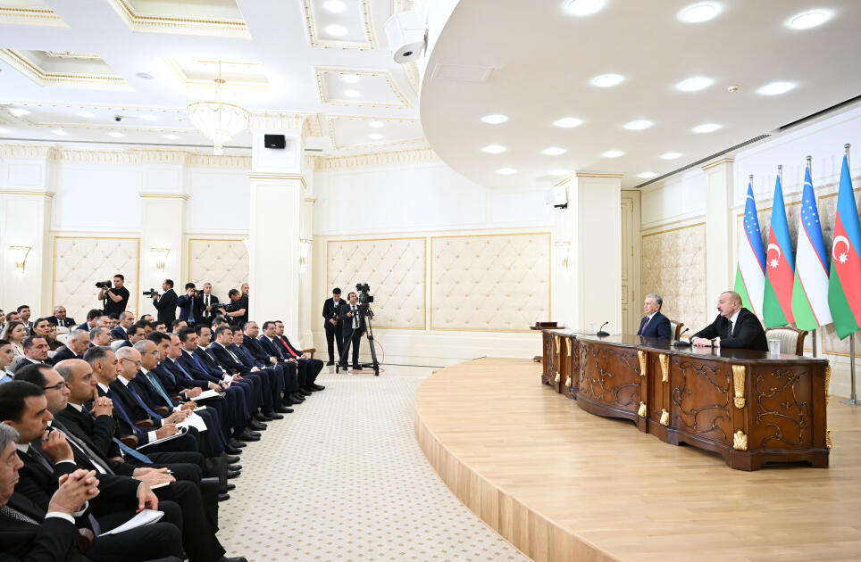 Президент Ильхам Алиев и Президент Шавкат Мирзиёев выступили с заявлениями для прессы