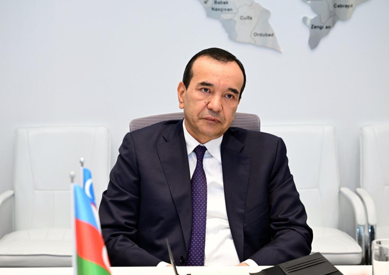 Министр культуры Узбекистана наградил азербайджанского музыканта