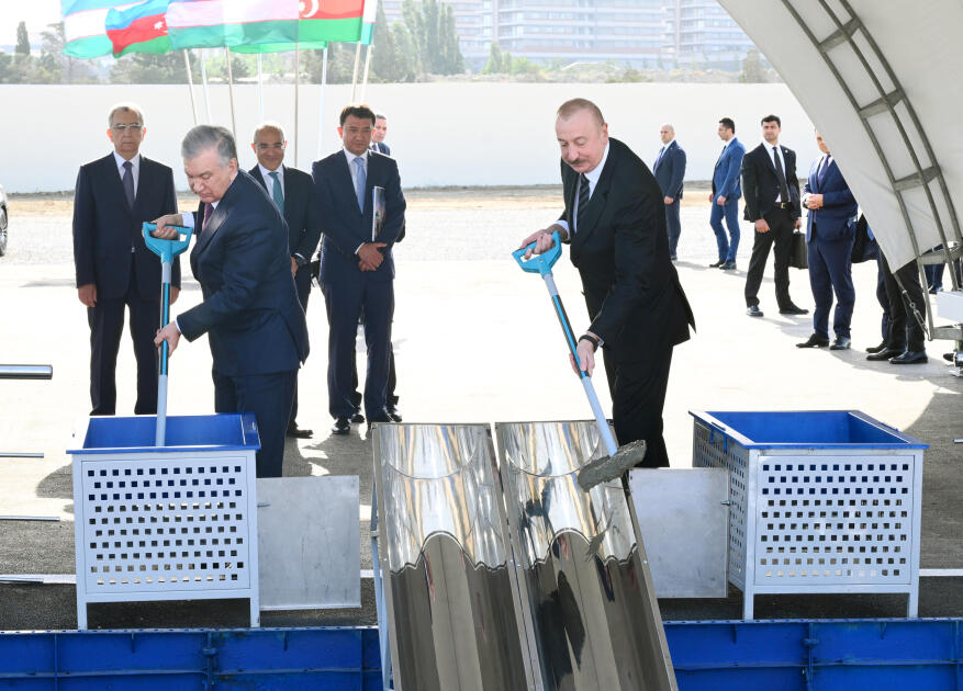 Президент Ильхам Алиев и Президент Шавкат Мирзиёев заложили фундамент парка "Узбекистан" в Баку