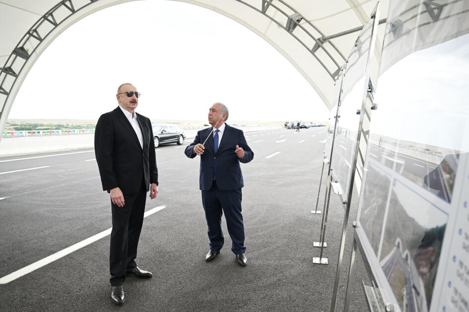 Президент Ильхам Алиев принял участие в открытии дороги Ахмедбейли-Физули-Шуша
