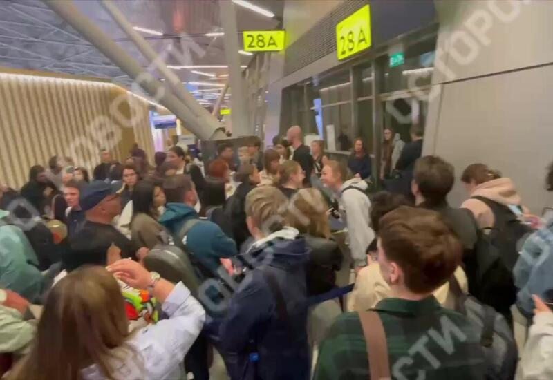Проблемы в самолете из Москвы в Ереван