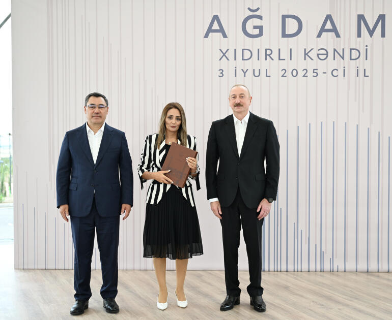 Prezident İlham Əliyev və Prezident Sadır Japarov Ağdam rayonunun Xıdırlı kəndinin 1-ci mərhələsinin açılışında iştirak ediblər