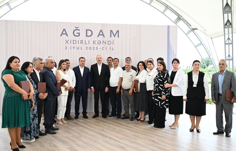 Prezident İlham Əliyev və Prezident Sadır Japarov Ağdam rayonunun Xıdırlı kəndinin 1-ci mərhələsinin açılışında iştirak ediblər