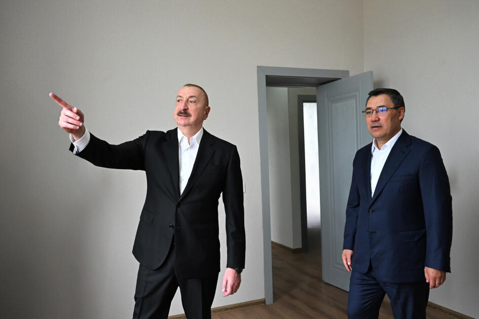Prezident İlham Əliyev və Prezident Sadır Japarov Ağdam rayonunun Xıdırlı kəndinin 1-ci mərhələsinin açılışında iştirak ediblər