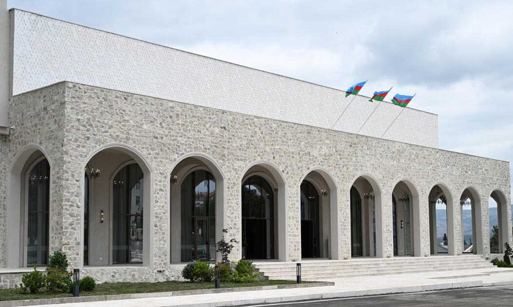 Президент Ильхам Алиев принял участие в открытии Ханкендинского Конгресс-центра