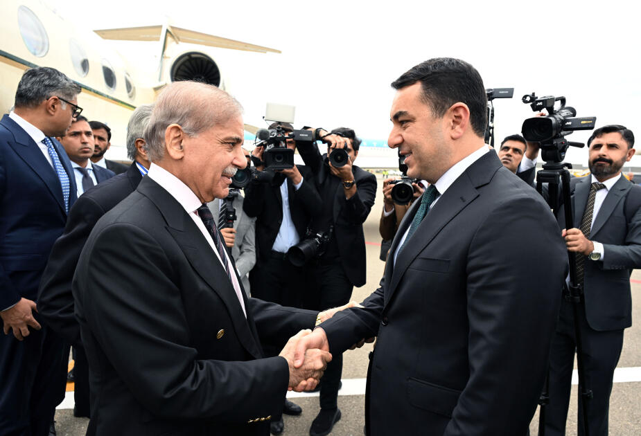 Pakistanın Baş naziri Məhəmməd Şahbaz Şərifin Azərbaycana səfəri başlayıb