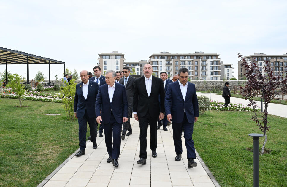 Prezident İlham Əliyev və ECO-nun 17-ci Zirvə görüşünün iştirakçıları Ağdamdakı “İmarət” Kompleksində Qarabağ atlarının “Zəfər” şousunu izləyiblər