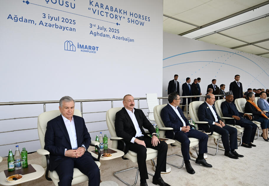 Prezident İlham Əliyev və ECO-nun 17-ci Zirvə görüşünün iştirakçıları Ağdamdakı “İmarət” Kompleksində Qarabağ atlarının “Zəfər” şousunu izləyiblər