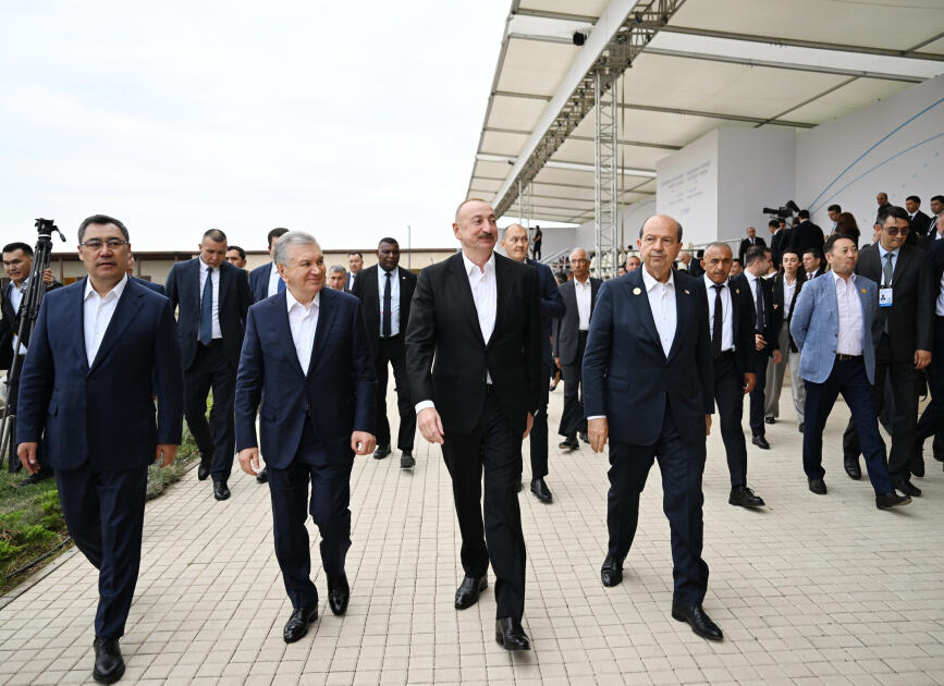 Prezident İlham Əliyev və ECO-nun 17-ci Zirvə görüşünün iştirakçıları Ağdamdakı “İmarət” Kompleksində Qarabağ atlarının “Zəfər” şousunu izləyiblər