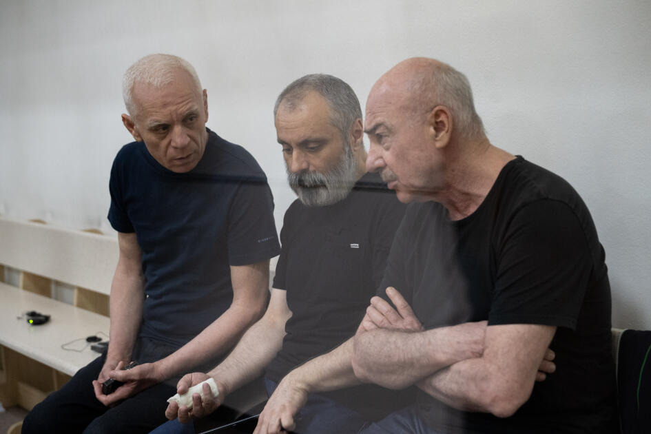 Ermənistan silahlı qüvvələrinin əsir və girov götürdükləri azərbaycanlılara verdiyi işgəncələrlə bağlı məhkəmədə ifadələr dinlənilib
